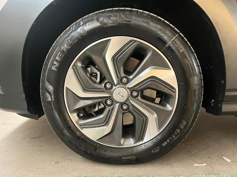 Usata Hyundai Kona 120 CV (88 kW) 2022 Rosso SUV