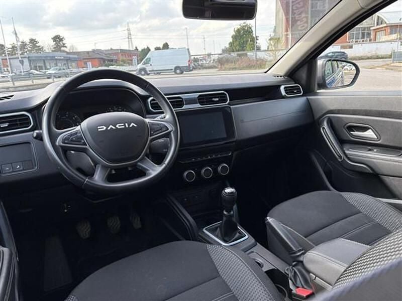 Usata Dacia Duster Journey 101 CV (74 kW) 2023 Blu scuro SUV