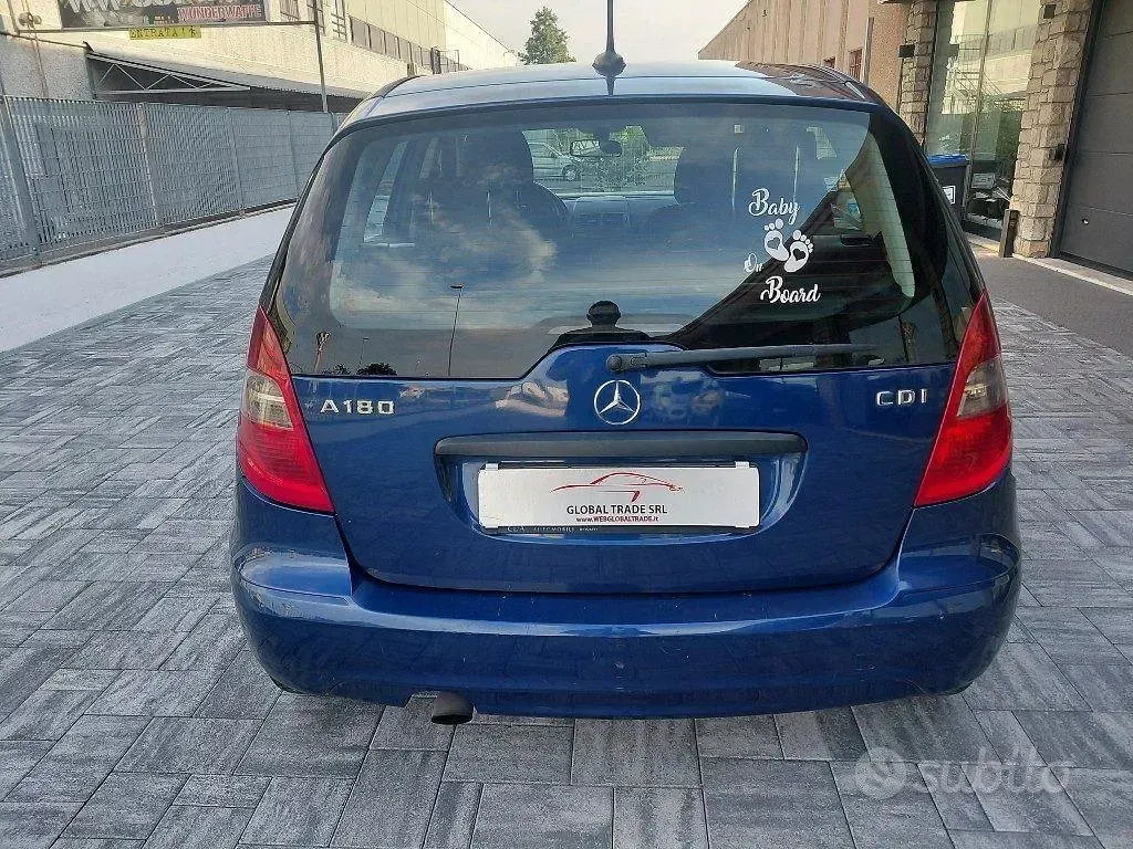 Usata Mercedes A180 Elegance 109 CV (80 kW) 2010 Bluazzurro Berlina