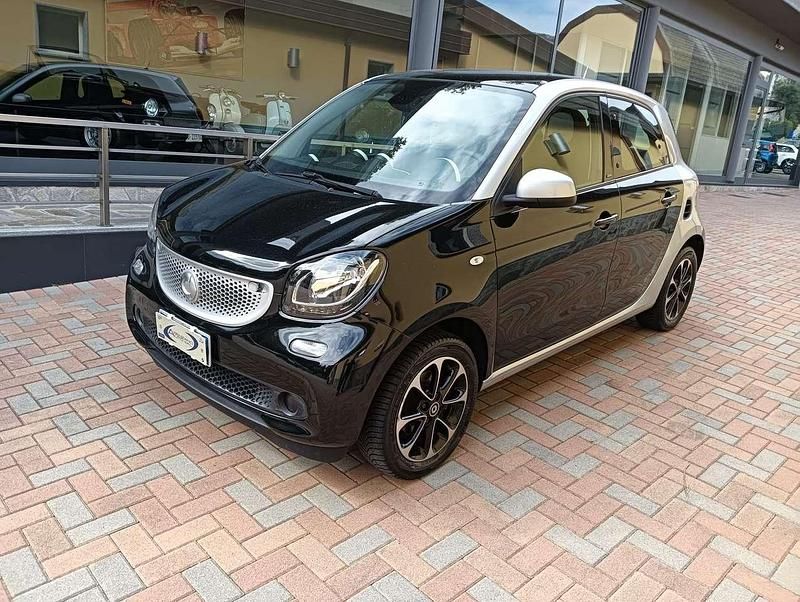 Usata Smart ForFour Prime 71 CV (52 kW) 2015 Nero Utilitaria
