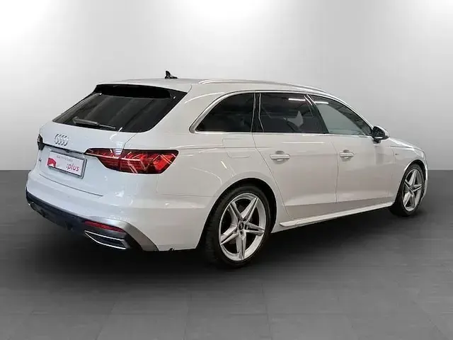 Usata Audi A4 S-Line 163 CV (119 kW) 2022 2y bianco ghiacciaio metallizzato Station wagon