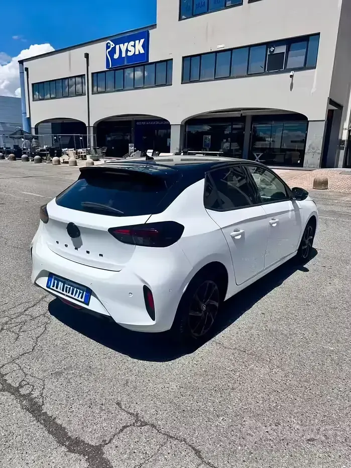 Usata Opel Corsa 75 CV (55 kW) 2022 Bianco Utilitaria