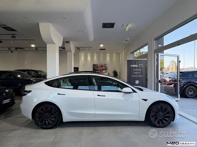 Bianco Usata 2022 Tesla Model 3 Long Range Tre volumi | 33.900 € - Immagine 1/4