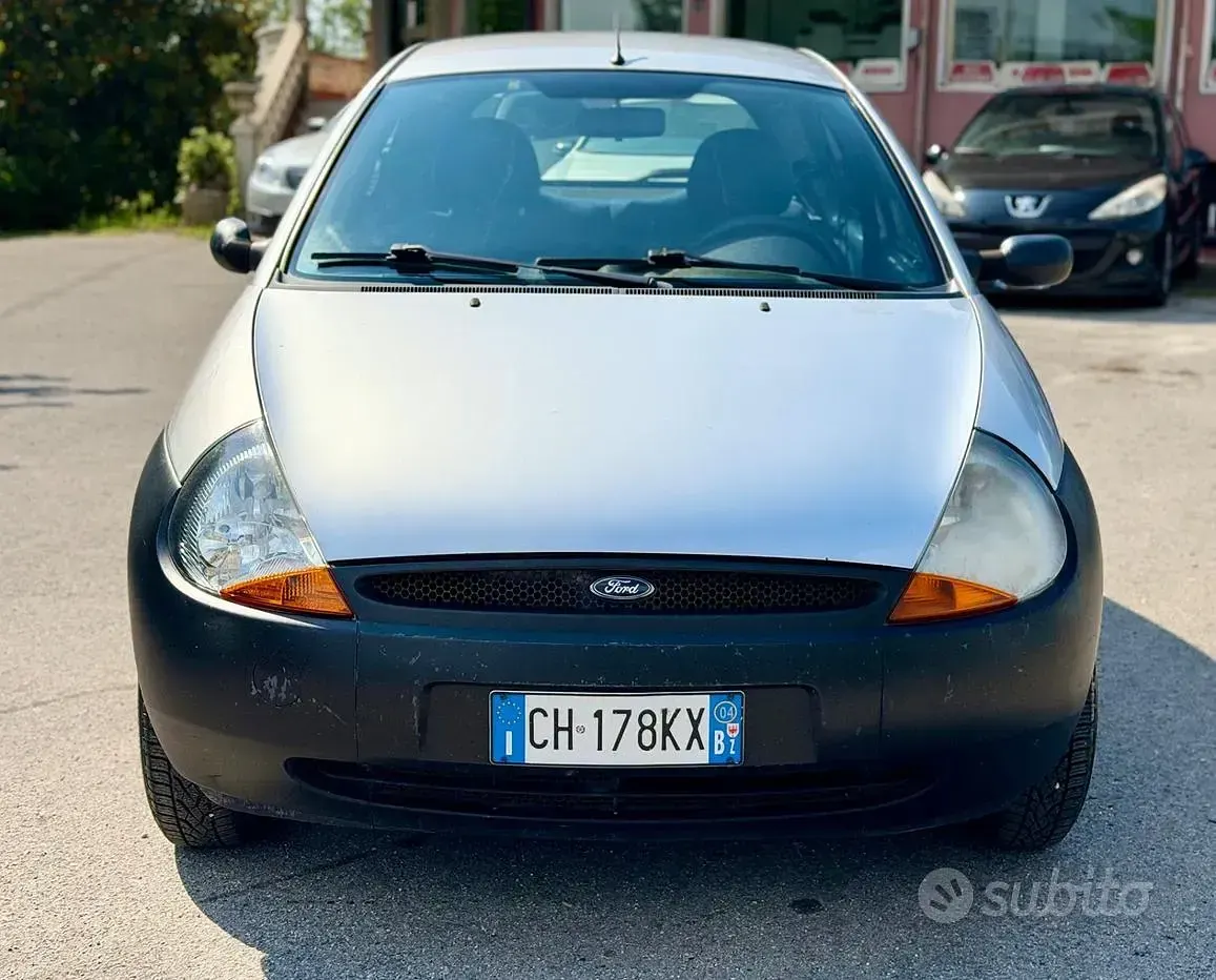 Usata Ford Ka 69 CV (50 kW) 2004 Grigio Utilitaria