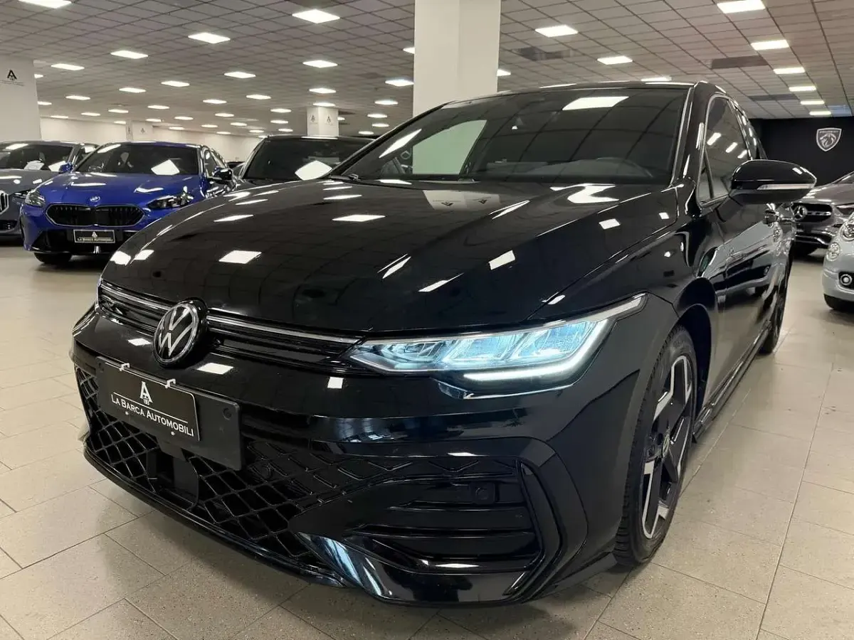 Usata VW Golf VIII R-line 150 CV (110 kW) 2025 Nero Berlina