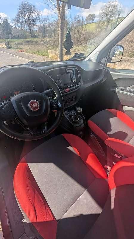 Usata Fiat Doblò Easy 105 CV (77 kW) 2015 Rosso Monovolume