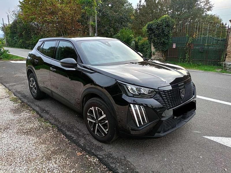 Usata Peugeot 2008 Active 102 CV (75 kW) 2024 SUV