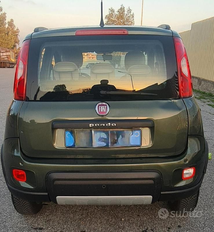 Usado Fiat Panda 4x4 75 HP (55 kW) 2015 Verde Citadino