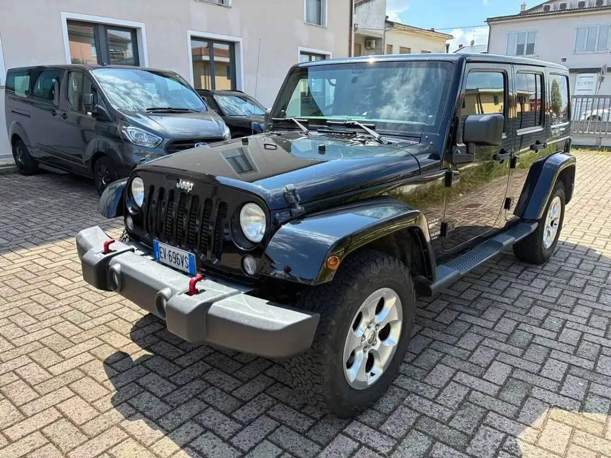 Usata Jeep Wrangler Unlimited Sahara 200 CV (147 kW) 2014 Nero SUV