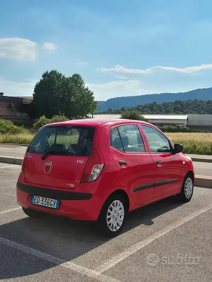 Usata Hyundai i10 66 CV (48 kW) 2010 Rosso Utilitaria