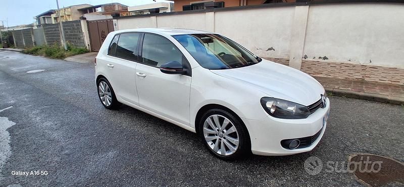 Usata VW Golf VI Highline 105 CV (77 kW) 2010 Bianco Utilitaria