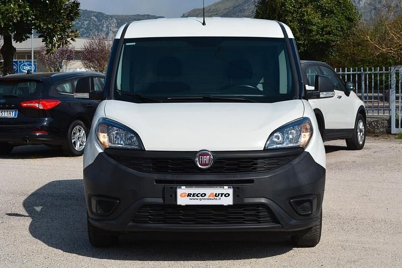 Usata Fiat Doblò Lounge 95 CV (69 kW) 2020 Bianco Monovolume
