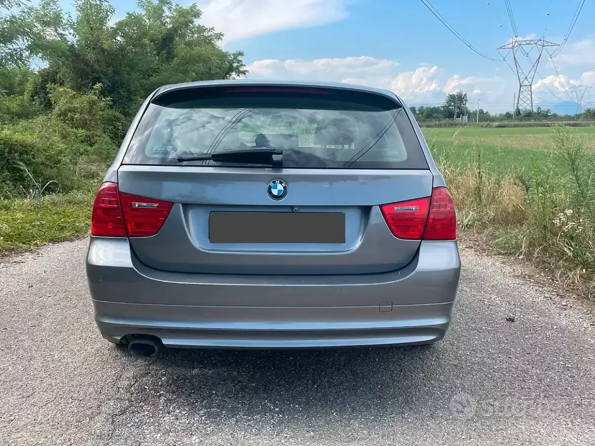 Usata BMW 320 Efficient Dynamics 184 CV (135 kW) 2012 Grigio Station wagon