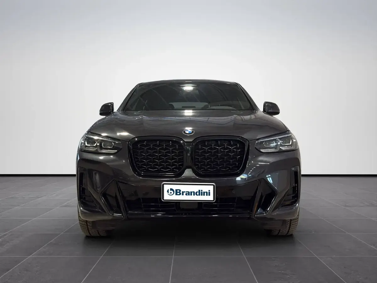 Usata BMW X4 M Sport 190 CV (139 kW) 2024 Sophisto grey brilliant effect metall. SUV