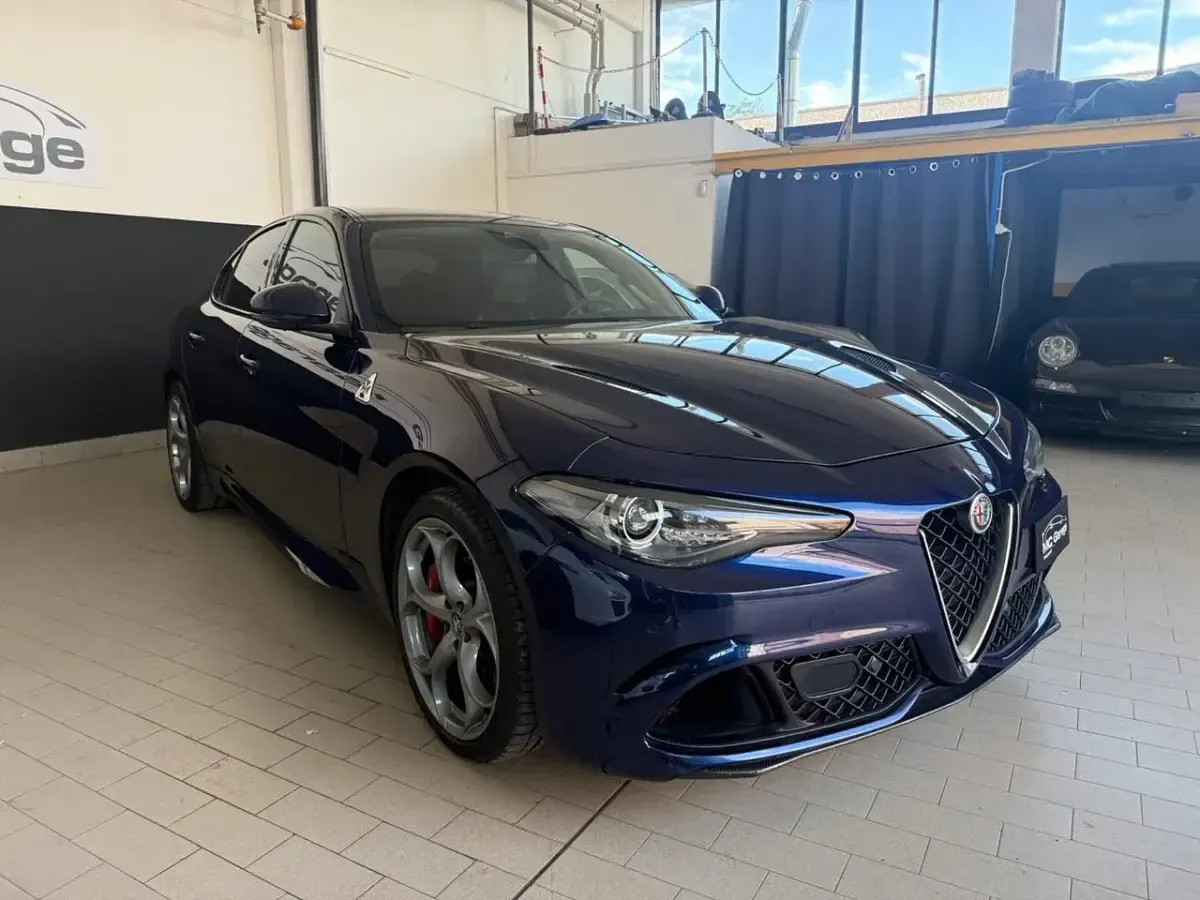 Usata Alfa Romeo Giulia Quadrifoglio 510 CV (375 kW) 2017 Blu Berlina