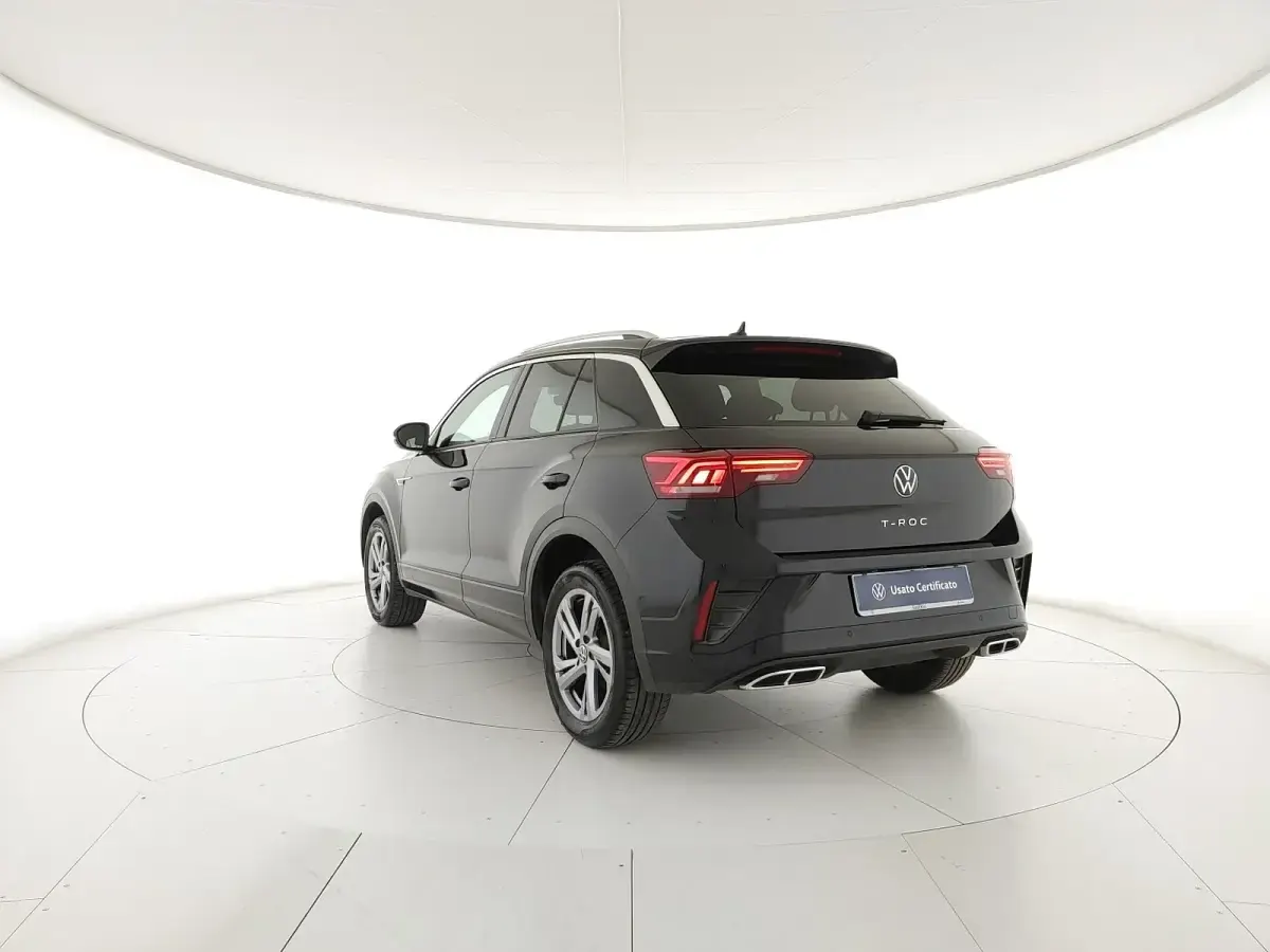Usata VW T-Roc R-line 2023 Deep black perlato SUV