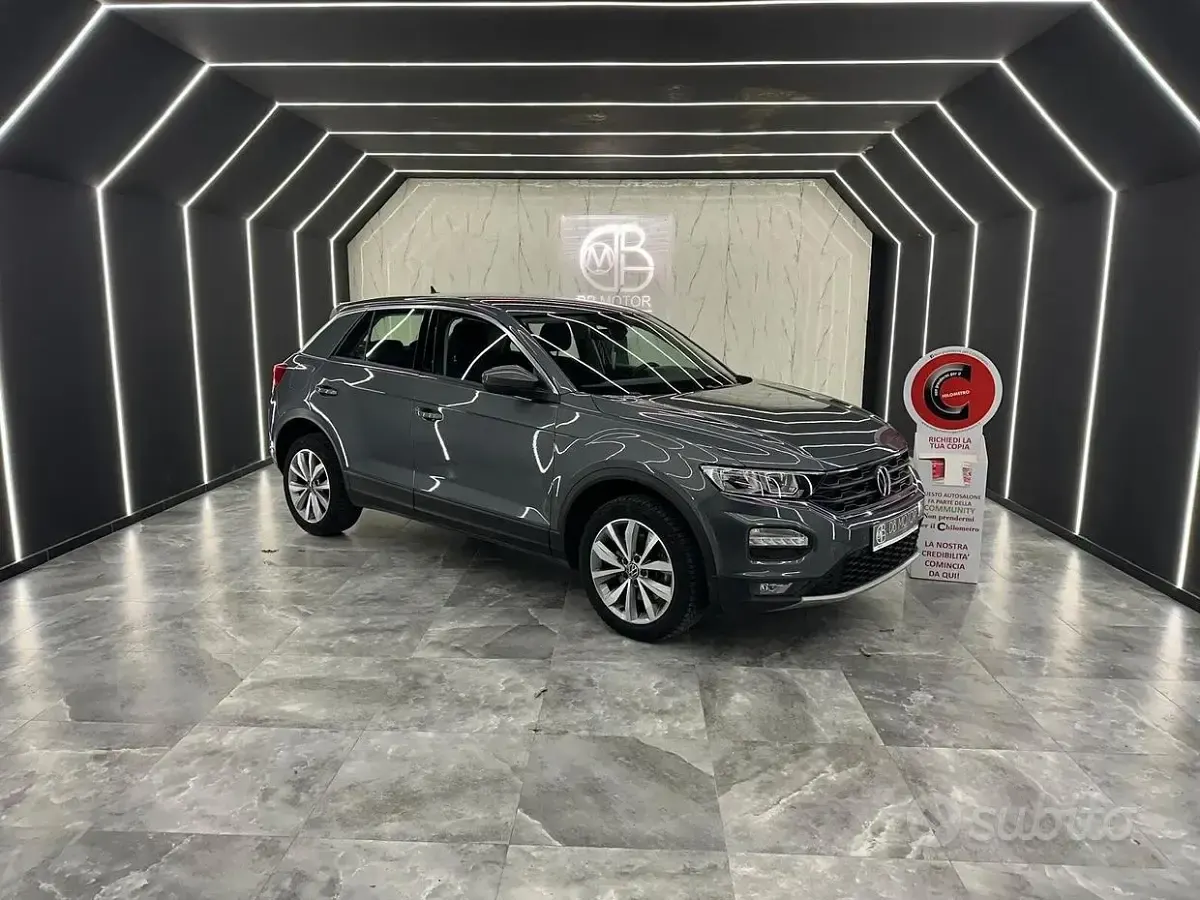 Begagnad VW T-Roc Business 150 HK (110 kW) 2021 Grå SUV