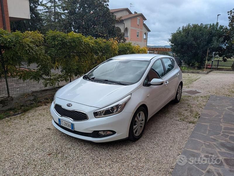 Usata Kia Ceed 90 CV (66 kW) 2013 Bianco Utilitaria