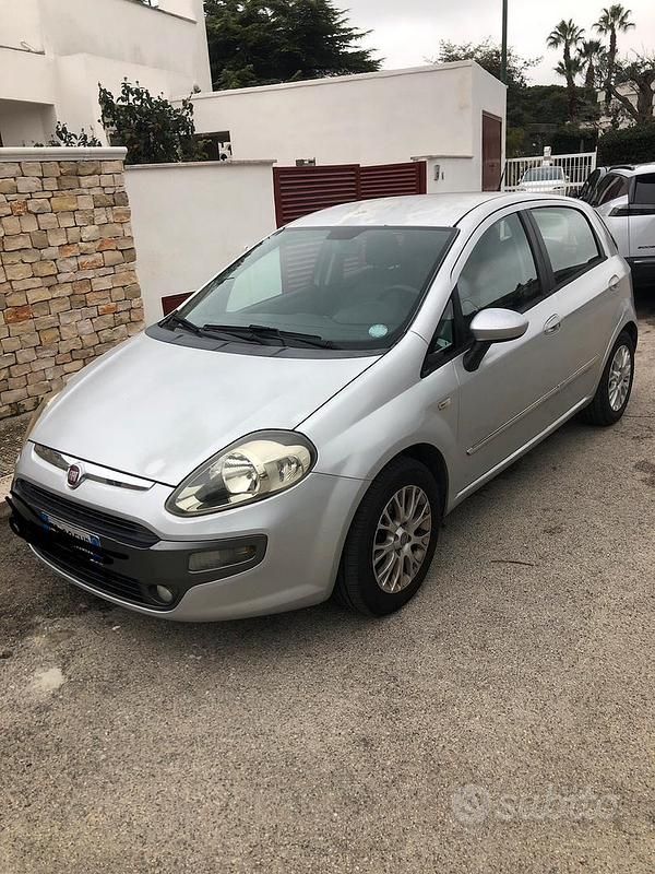 Grigio Usata 2010 Fiat Punto Evo Due volumi | 2990 € - Immagine 1/4