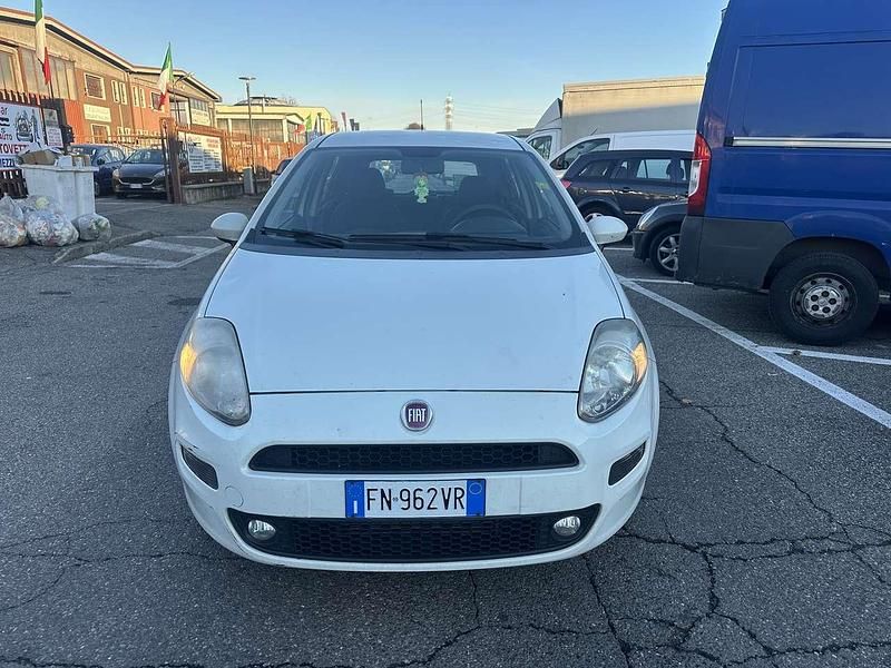 Usata Fiat Punto Lounge 95 CV (69 kW) 2018 Bianco Berlina