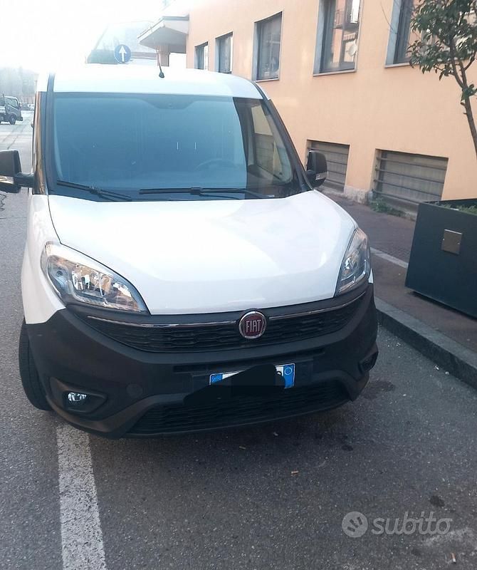 Usata Fiat Doblò 120 CV (88 kW) 2016 Bianco Monovolume