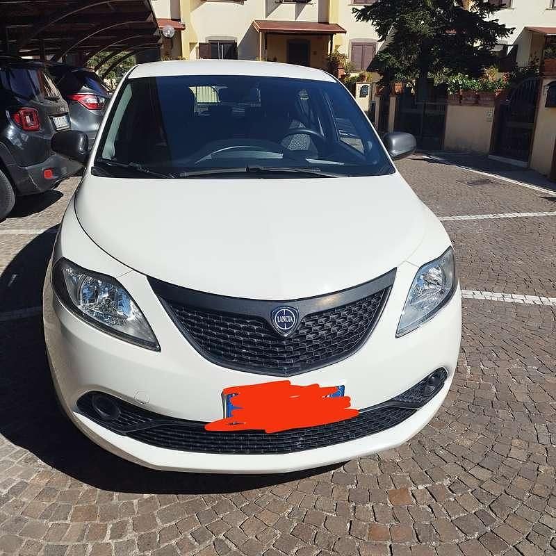 Usata Lancia Ypsilon 69 CV (50 kW) 2020 Bianco Utilitaria
