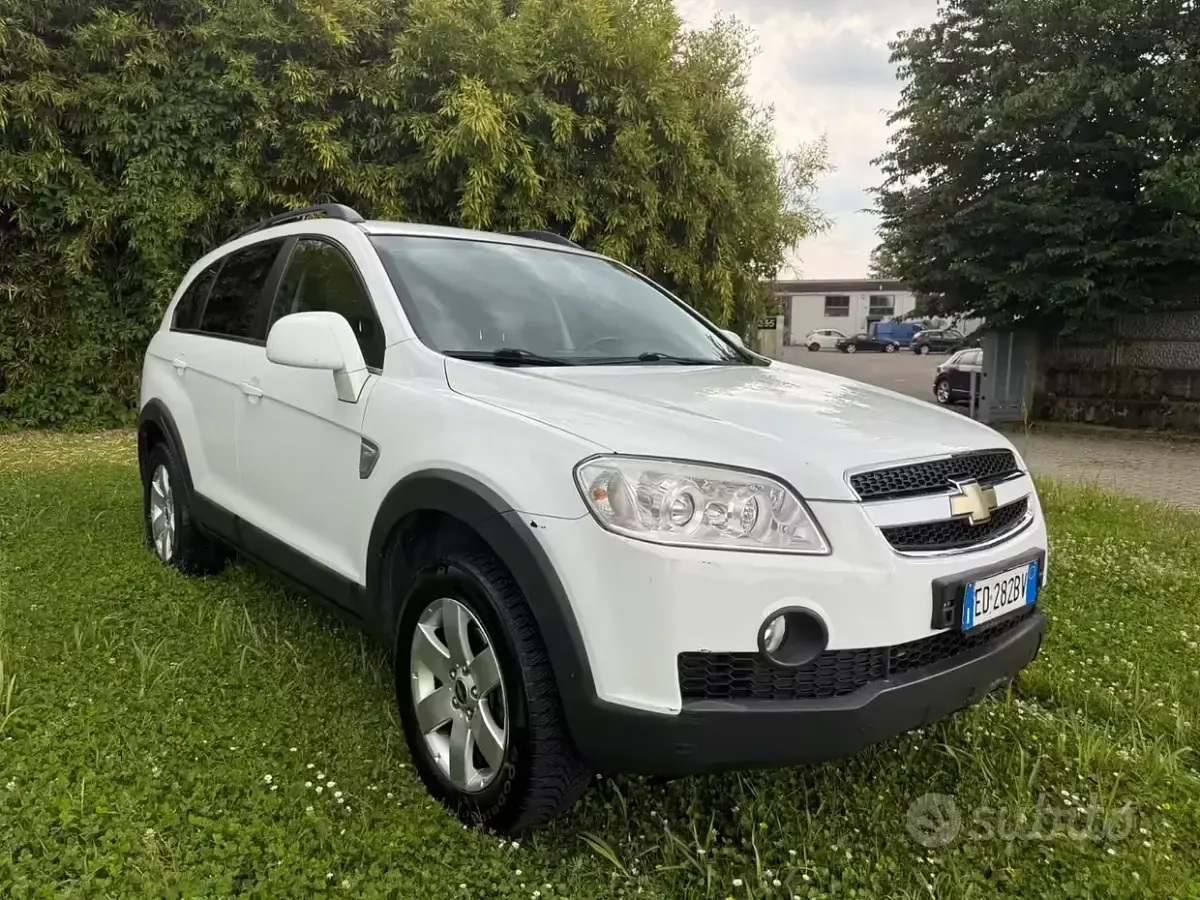 Usata Chevrolet Captiva LS 150 CV (110 kW) 2008 Bianco SUV