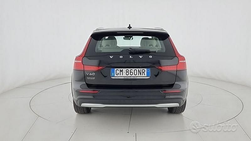 Usata Volvo V60 CC Ultimate 197 CV (144 kW) 2022 Nero Station wagon
