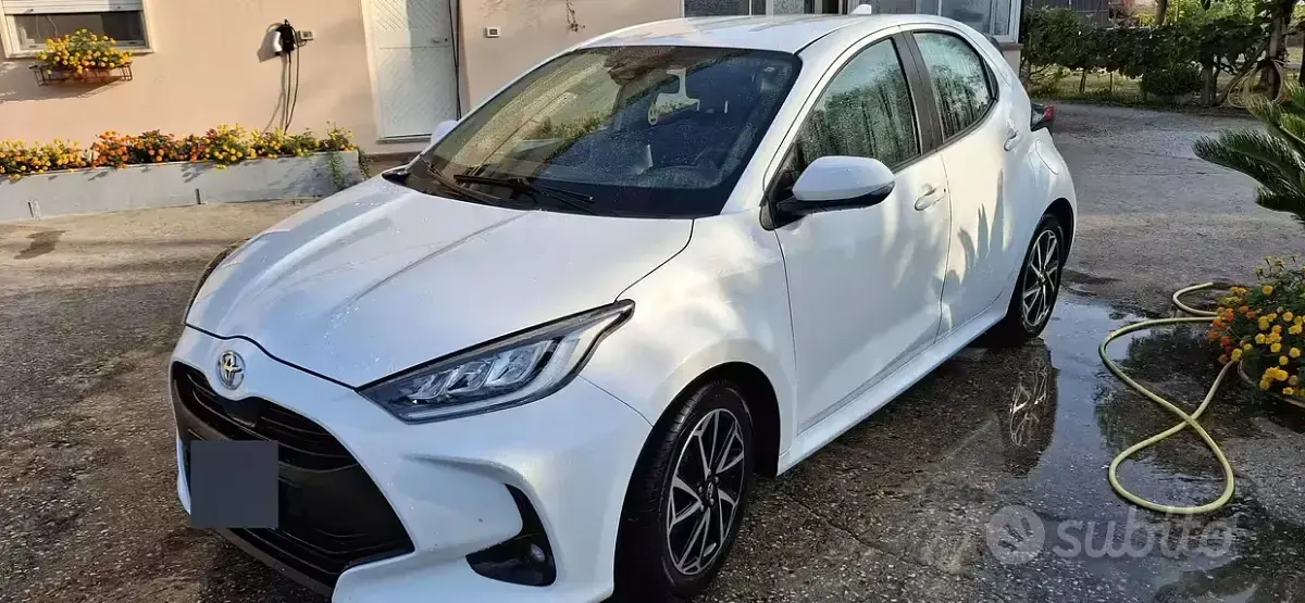 Usata Toyota Yaris 72 CV (52 kW) 2022 Bianco Utilitaria
