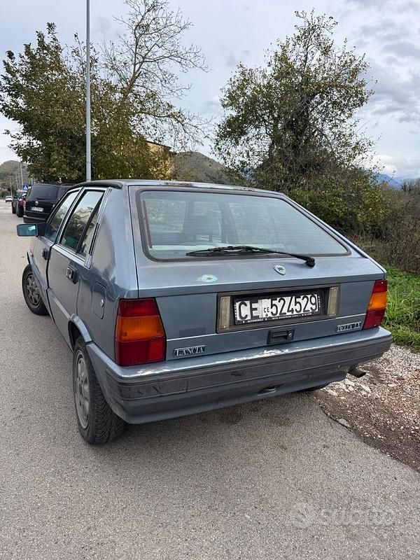 Usata Lancia Delta 78 CV (57 kW) 1987 Utilitaria