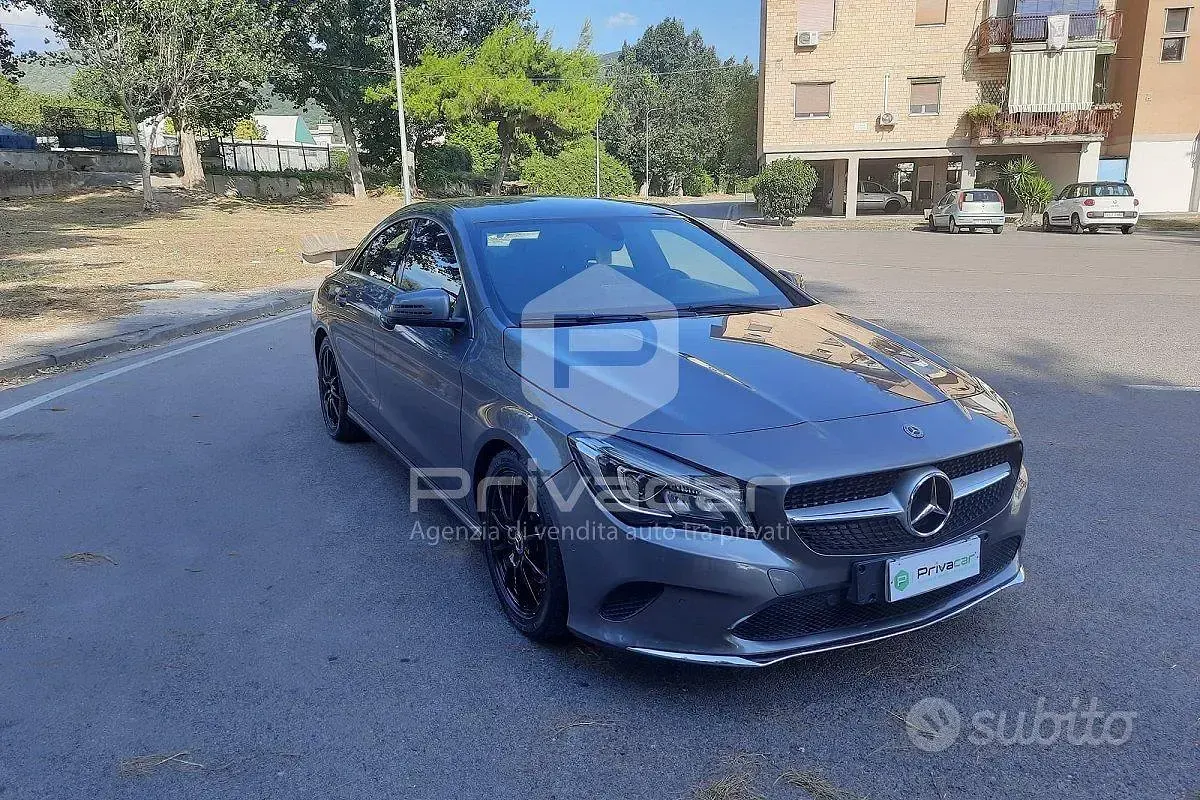 Usata Mercedes CLA180 Business 122 CV (89 kW) 2018 Grigio Coupé