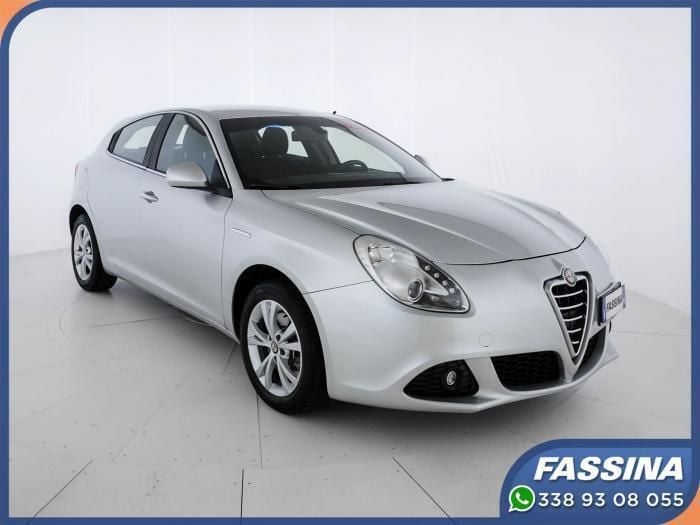 Argento Usata 2011 Alfa Romeo Giulietta Progression Due volumi | 7600 € (Buon prezzo) - Immagine 1/4