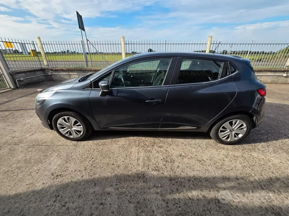 Usata Renault Clio IV Zen 73 CV (53 kW) 2017 Blu Berlina