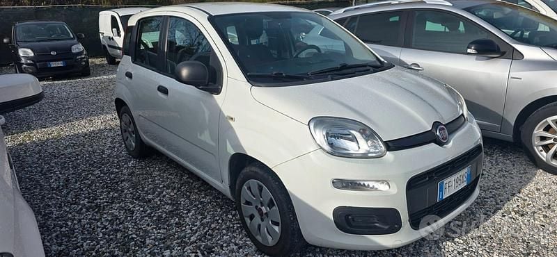 Bianco Usata 2016 Fiat Panda Pop Tre volumi | 7300 € (Buon prezzo) - Immagine 1/4