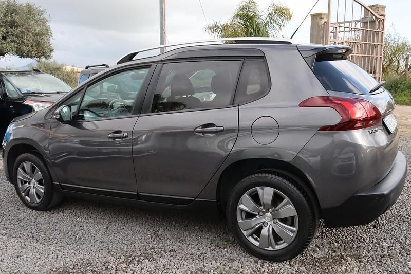 Usata Peugeot 2008 Active 99 CV (72 kW) 2017 Grigio SUV