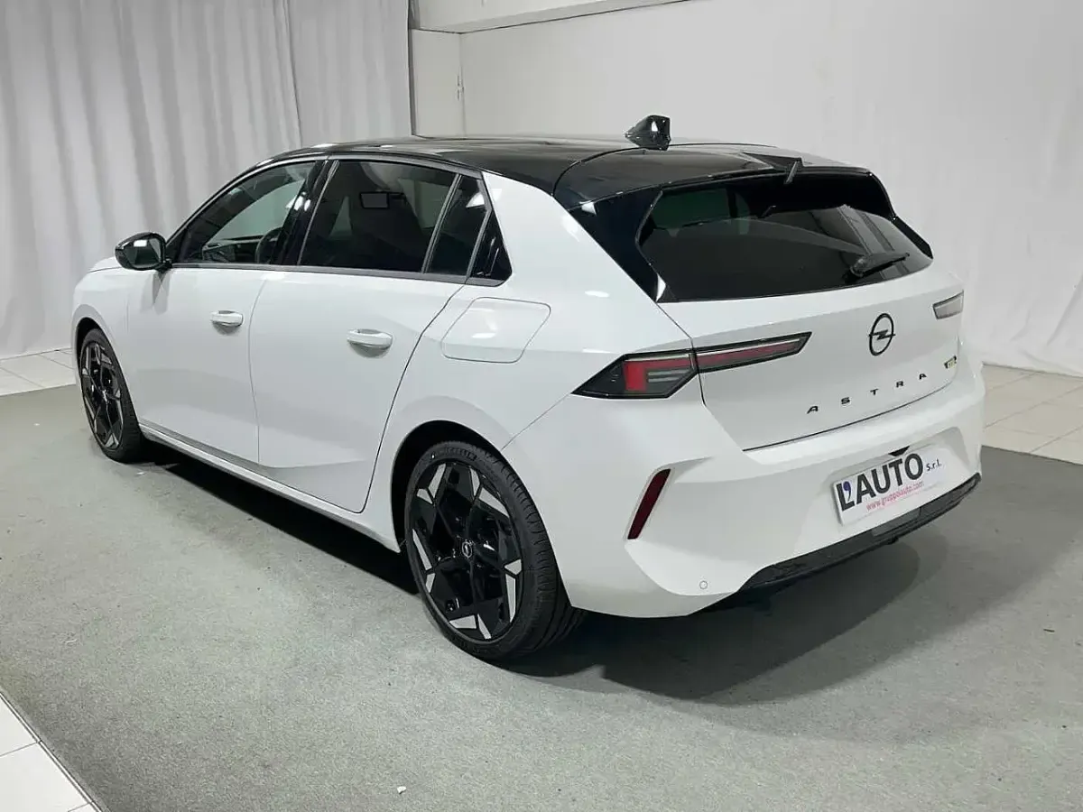 Nuova Opel Astra GSe 225 CV (165 kW) 2025 Bianco Utilitaria
