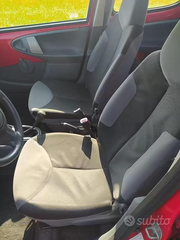 Gebraucht Citroën C1 68 PS (50 kW) 2007 Rot Kleinwagen