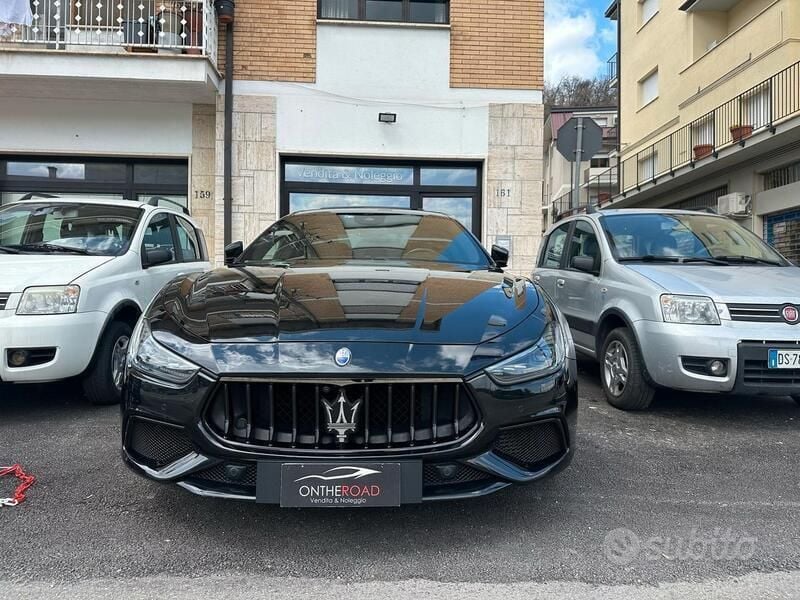 Nero Usata 2020 Maserati Ghibli Coupé | 39.990 € (Buon prezzo) - Immagine 1/4