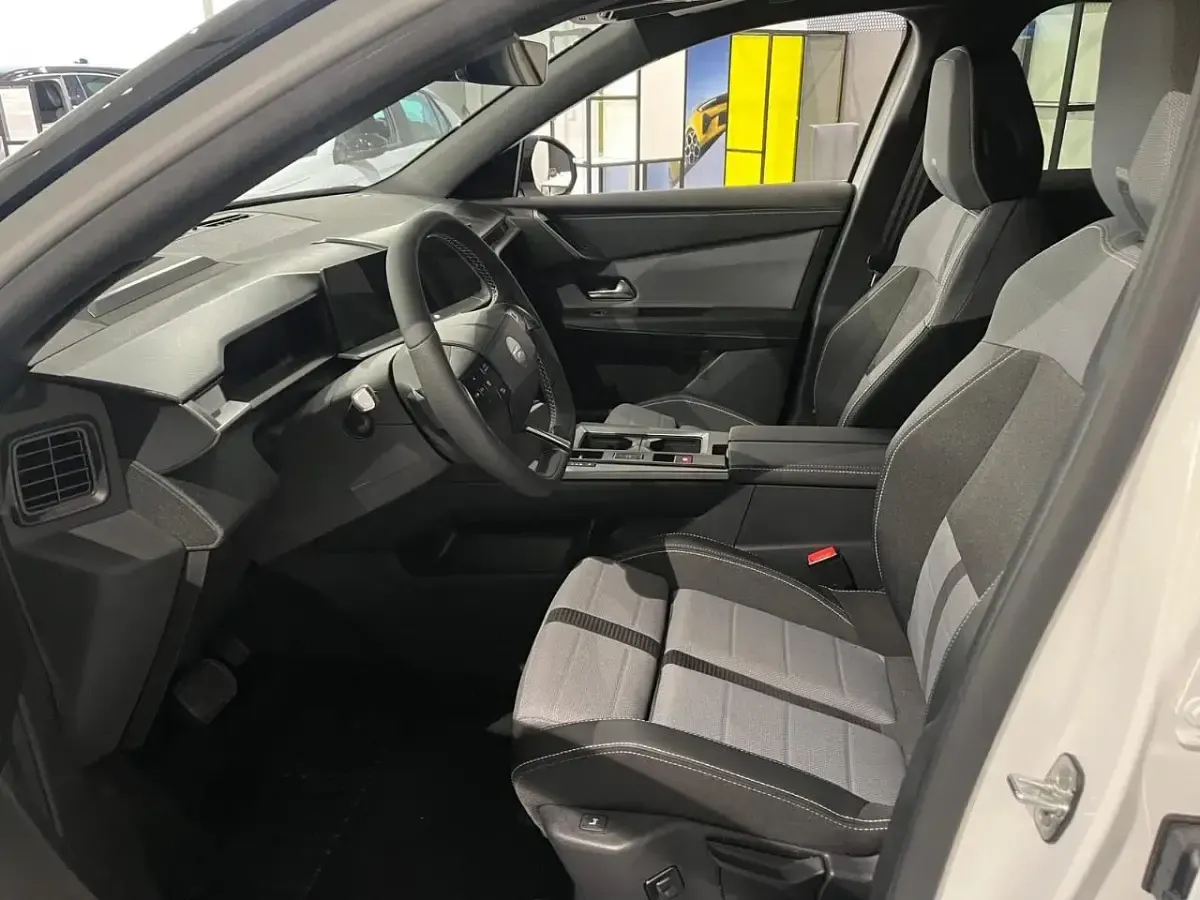 Nuova Opel Grandland X 145 CV (106 kW) 2025 Bianco SUV