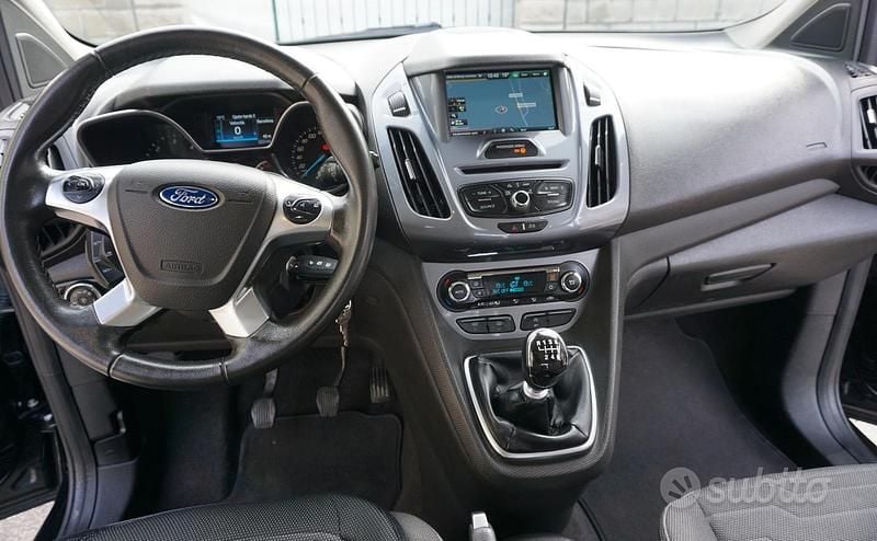 Usata Ford Tourneo Connect Titanium 120 CV (88 kW) 2016 Nero Monovolume