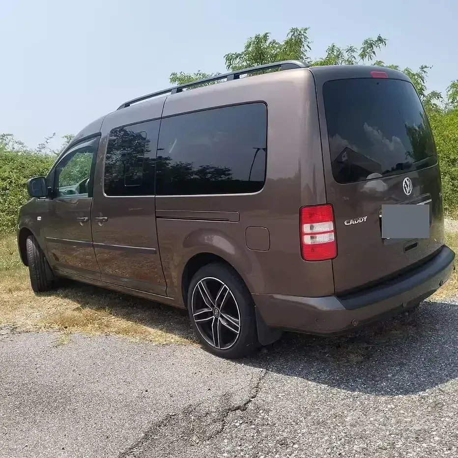 Usata VW Caddy 102 CV (75 kW) 2010 Marrone Monovolume