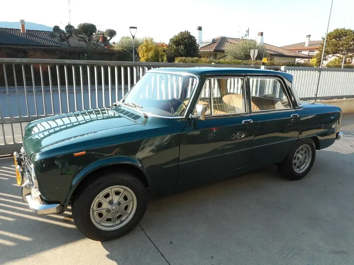 Usata Alfa Romeo Giulia 1300 80 CV (58 kW) 1968 Verde Berlina