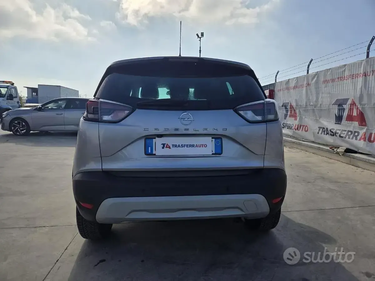 Usata Opel Crossland Elegance 110 CV (80 kW) 2022 Grigio SUV