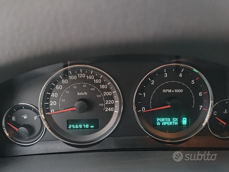 Usata Jeep Grand Cherokee 218 CV (160 kW) 2007 Grigio SUV