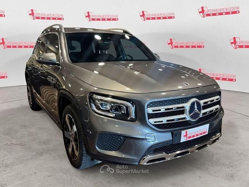 Begagnad Mercedes GLB200 163 HK (119 kW) 2022 Grå SUV