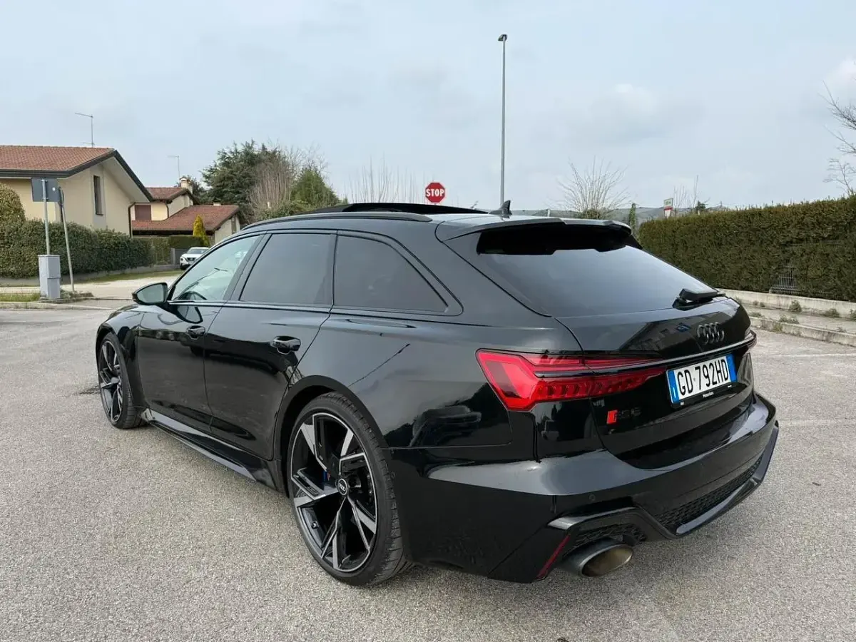 Usata Audi RS6 599 CV (440 kW) 2021 Nero Station wagon