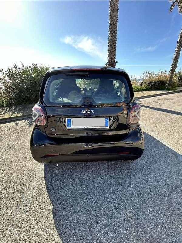 Usata Smart ForTwo Coupé Pure 41 kW (56 CV) 2023 Utilitaria