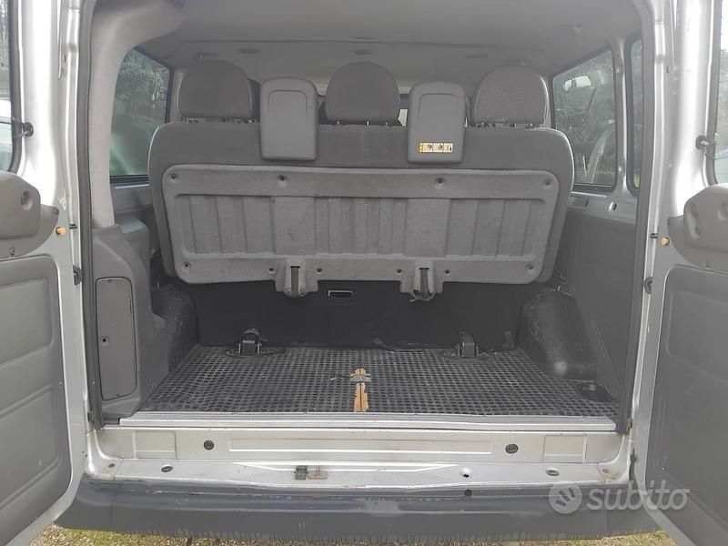Usata Ford Transit 119 CV (87 kW) 2001 Grigio Berlina