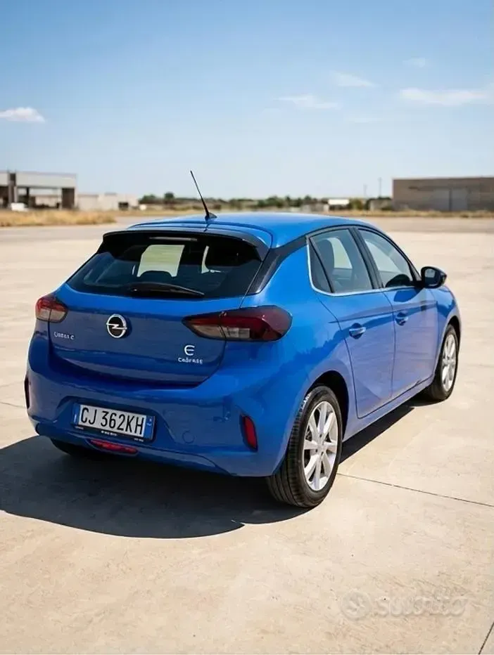 Usata Opel Corsa Elegance 102 CV (75 kW) 2022 Blu Utilitaria