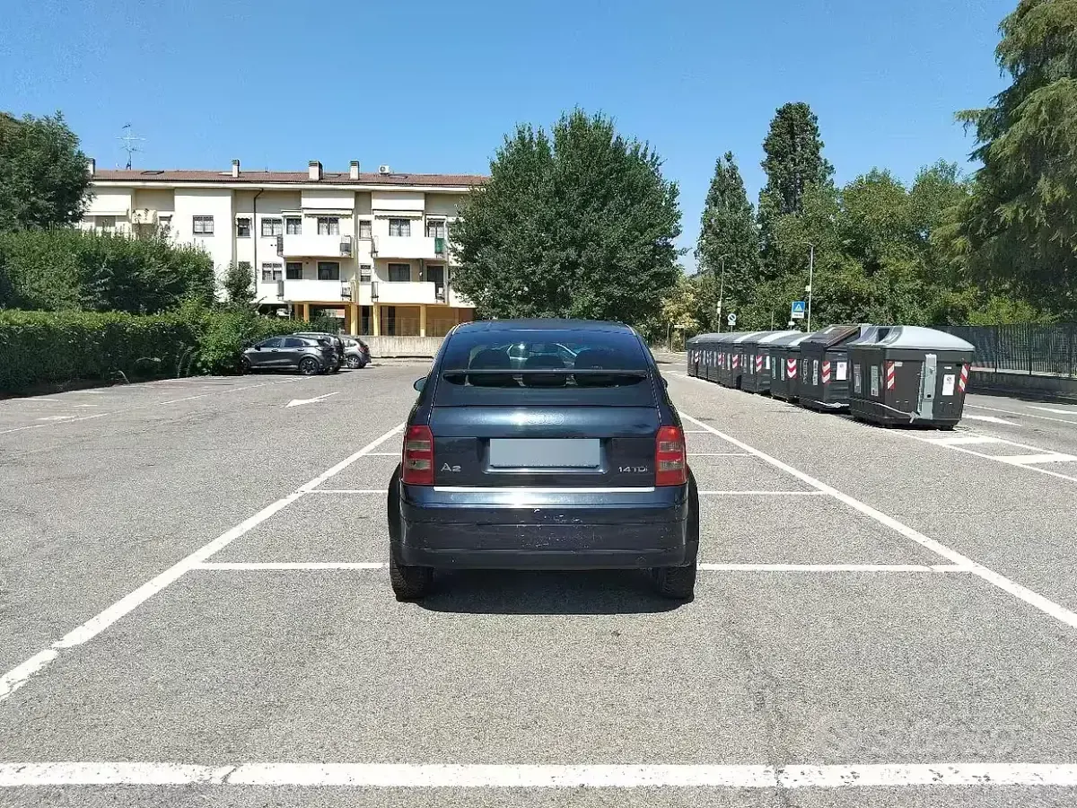 Usata Audi A2 75 CV (55 kW) 2003 Bluazzurro Utilitaria